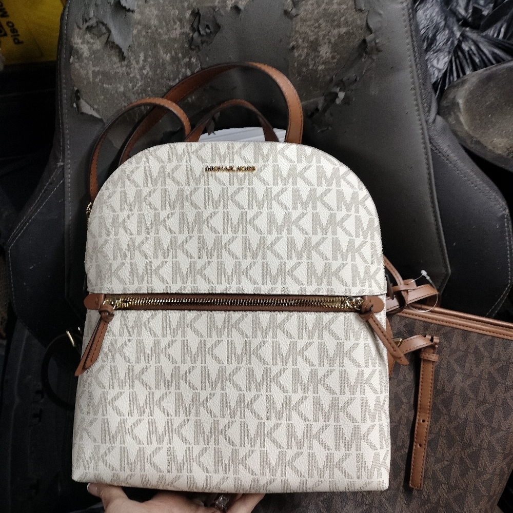 Micheal kors backpack